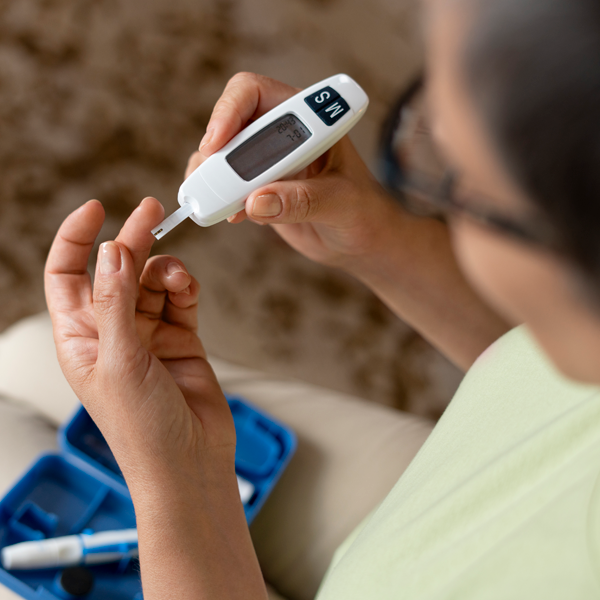 Diabetes doctor consulting patient online for sugar control in Gorakhpur